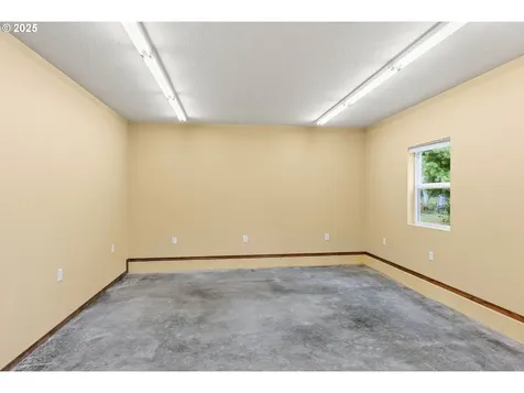 16 Monroe Drive Cathlamet WA 98612