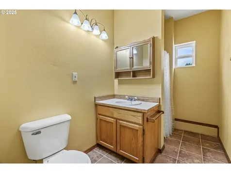 16 Monroe Drive Cathlamet WA 98612