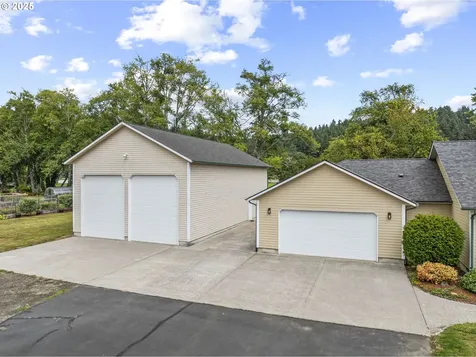 16 Monroe Drive Cathlamet WA 98612