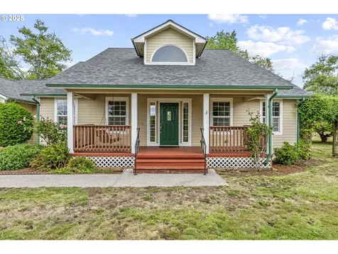 16 Monroe Drive Cathlamet WA 98612