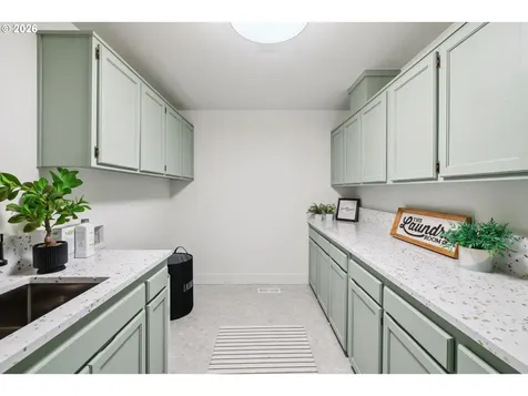 16428 NE San Rafael Drive Portland OR 97230
