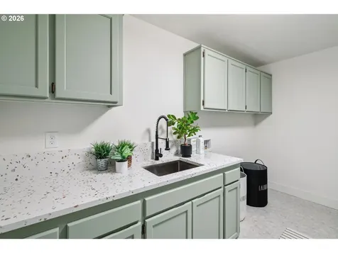 16428 NE San Rafael Drive Portland OR 97230
