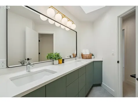 16428 NE San Rafael Drive Portland OR 97230