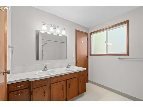 15916 S Henrici Road Oregon City OR 97045