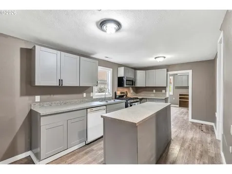 15412 NE Halsey Street Portland OR 97230
