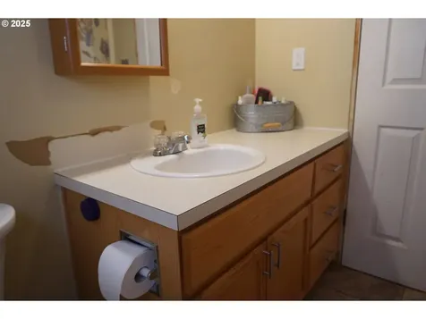 1023 E Street Centralia WA 98531