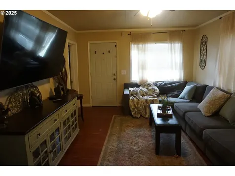 1023 E Street Centralia WA 98531