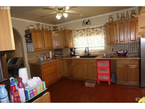 1023 E Street Centralia WA 98531