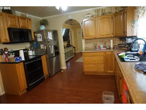1023 E Street Centralia WA 98531