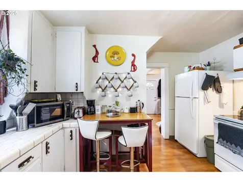 5715 SE 83rd Avenue Portland OR 97266