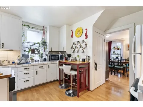 5715 SE 83rd Avenue Portland OR 97266