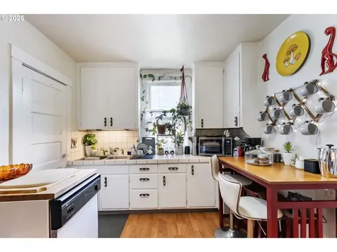 5715 SE 83rd Avenue Portland OR 97266