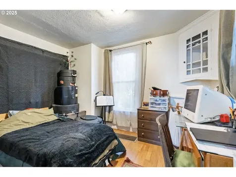 5715 SE 83rd Avenue Portland OR 97266