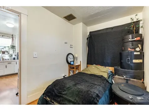 5715 SE 83rd Avenue Portland OR 97266