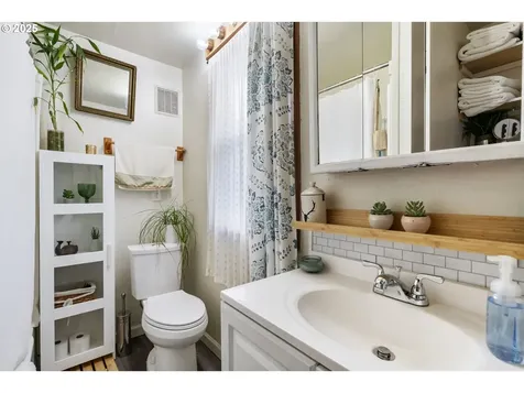 5715 SE 83rd Avenue Portland OR 97266