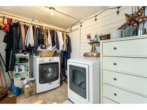 5715 SE 83rd Avenue Portland OR 97266