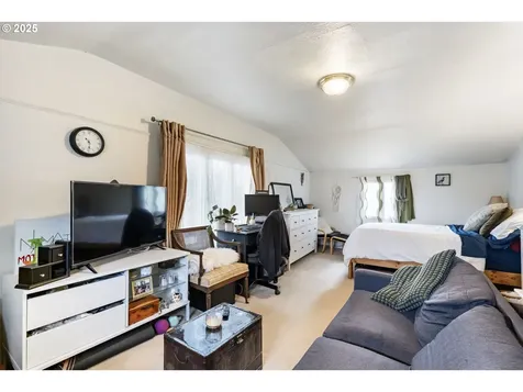 5715 SE 83rd Avenue Portland OR 97266