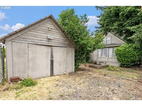 5715 SE 83rd Avenue Portland OR 97266