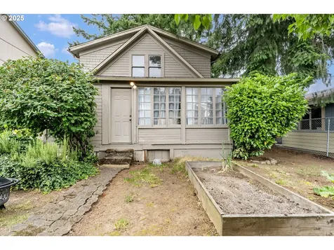5715 SE 83rd Avenue Portland OR 97266
