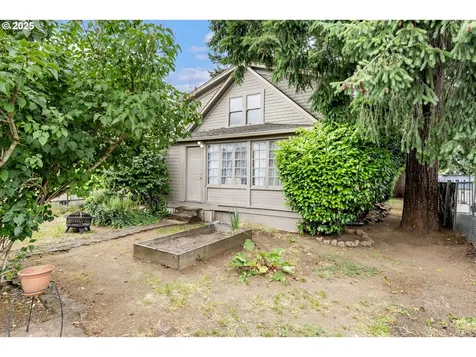 5715 SE 83rd Avenue Portland OR 97266