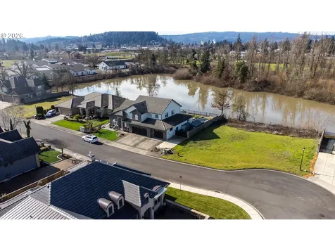 395 Ironwood Loop Creswell OR 97426