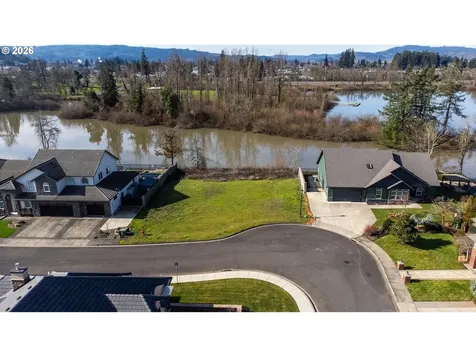 395 Ironwood Loop Creswell OR 97426