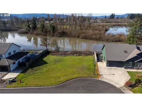 395 Ironwood Loop Creswell OR 97426
