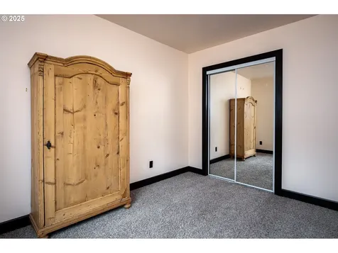 1535 SE 80th Avenue Portland OR 97215