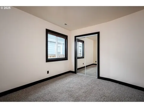 1535 SE 80th Avenue Portland OR 97215