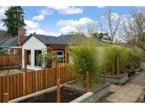 1535 SE 80th Avenue Portland OR 97215