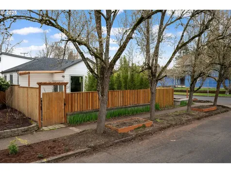 1535 SE 80th Avenue Portland OR 97215