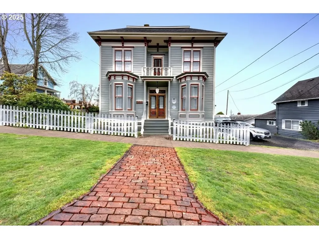 369 37th Street Astoria OR 97103