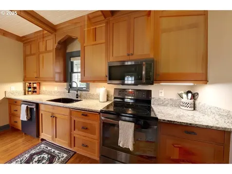 369 37th Street Astoria OR 97103