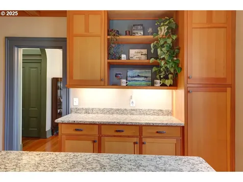 369 37th Street Astoria OR 97103