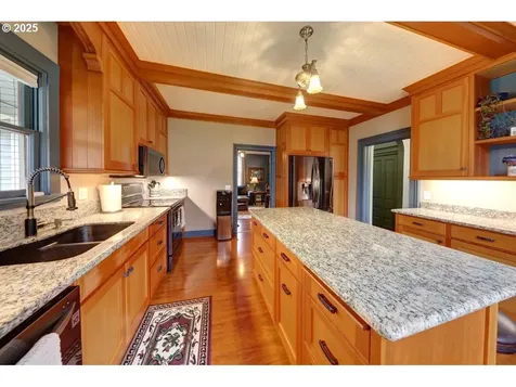 369 37th Street Astoria OR 97103