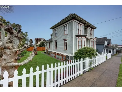 369 37th Street Astoria OR 97103