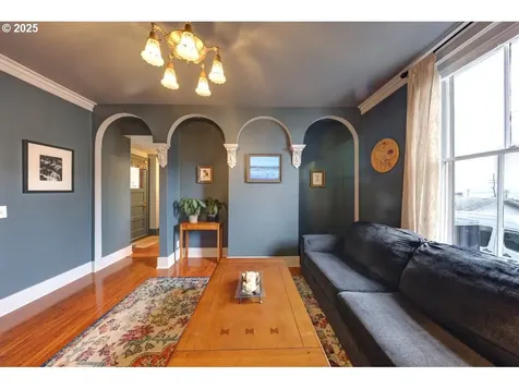 369 37th Street Astoria OR 97103
