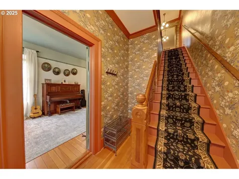 369 37th Street Astoria OR 97103