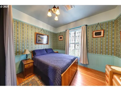 369 37th Street Astoria OR 97103