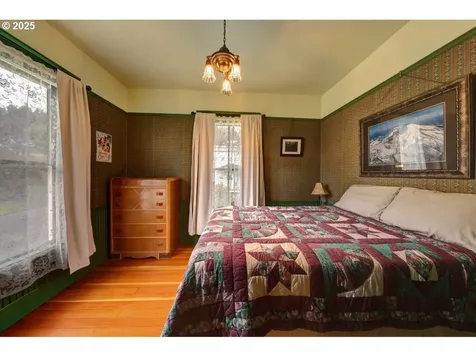 369 37th Street Astoria OR 97103