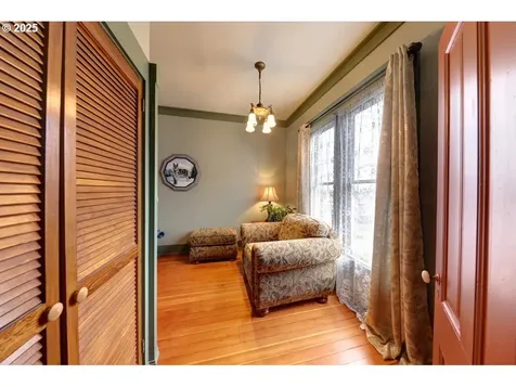 369 37th Street Astoria OR 97103