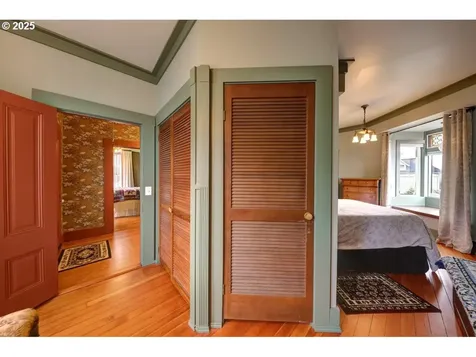 369 37th Street Astoria OR 97103
