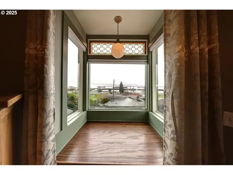 369 37th Street Astoria OR 97103