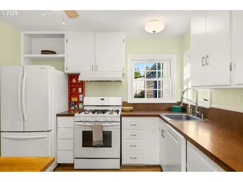 4400 SE 74th Avenue Portland OR 97206
