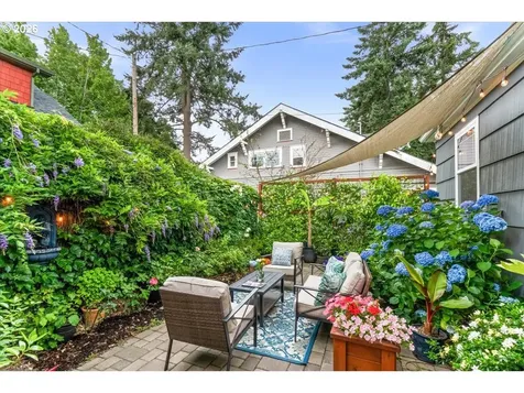 5722 N Vancouver Avenue Portland OR 97217