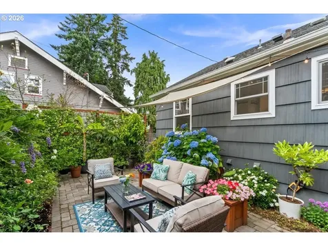 5722 N Vancouver Avenue Portland OR 97217