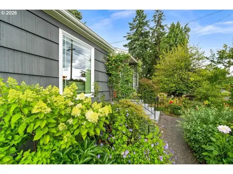 5722 N Vancouver Avenue Portland OR 97217