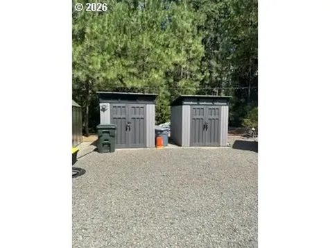 570 Tunnel Road Glendale OR 97442