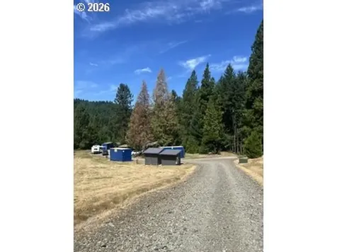 570 Tunnel Road Glendale OR 97442