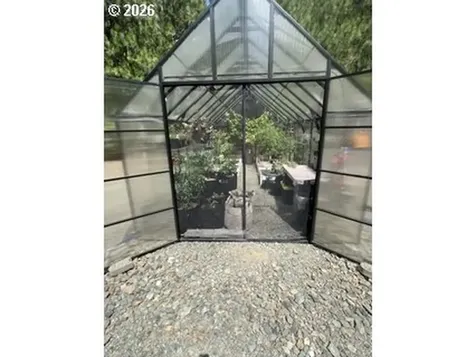 570 Tunnel Road Glendale OR 97442